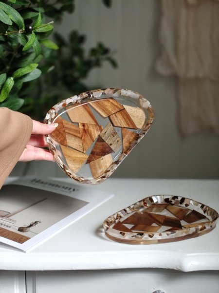 صحن حلو خشب مع ريزن