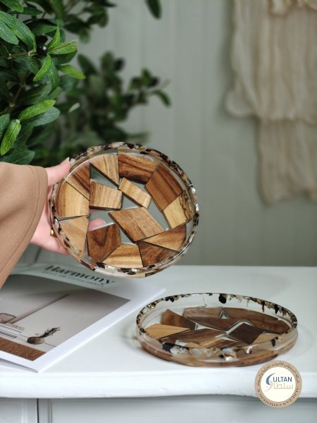 صينية خشب دائري مع ريزن