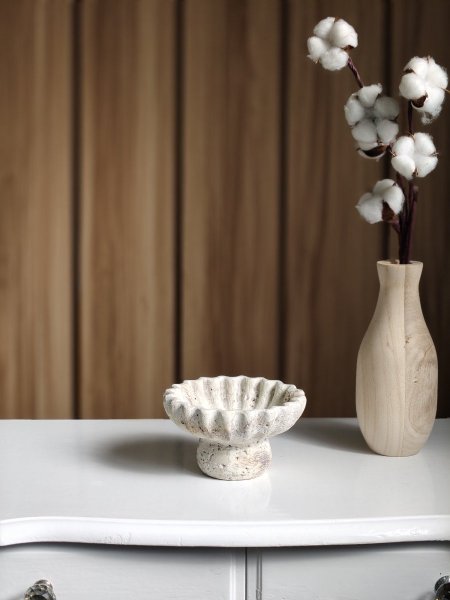 صحن مكسرات حجر