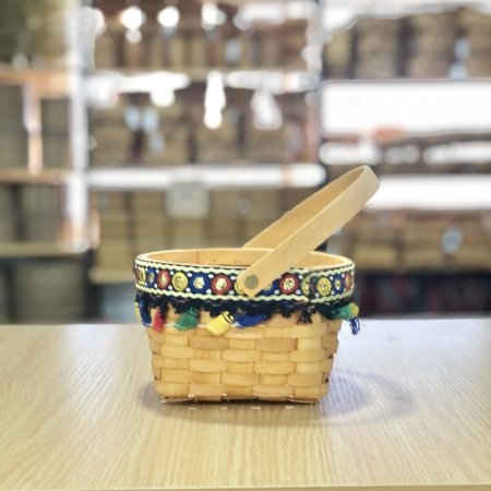 سلة قش حجم صغير مع ايد