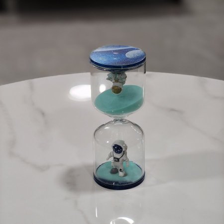 تحفة ساعة رملية