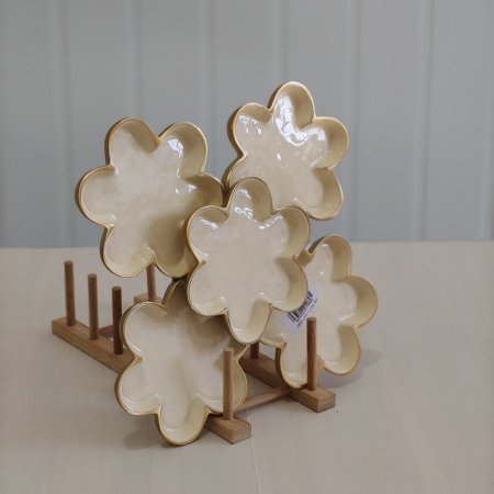 جاط تقديم نحاس وردة