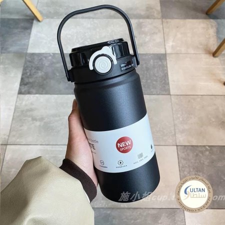 براد مطر مع مصاصة