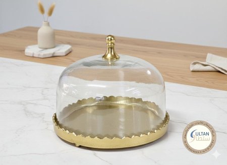 مضيفة كيك محاس ذهبي